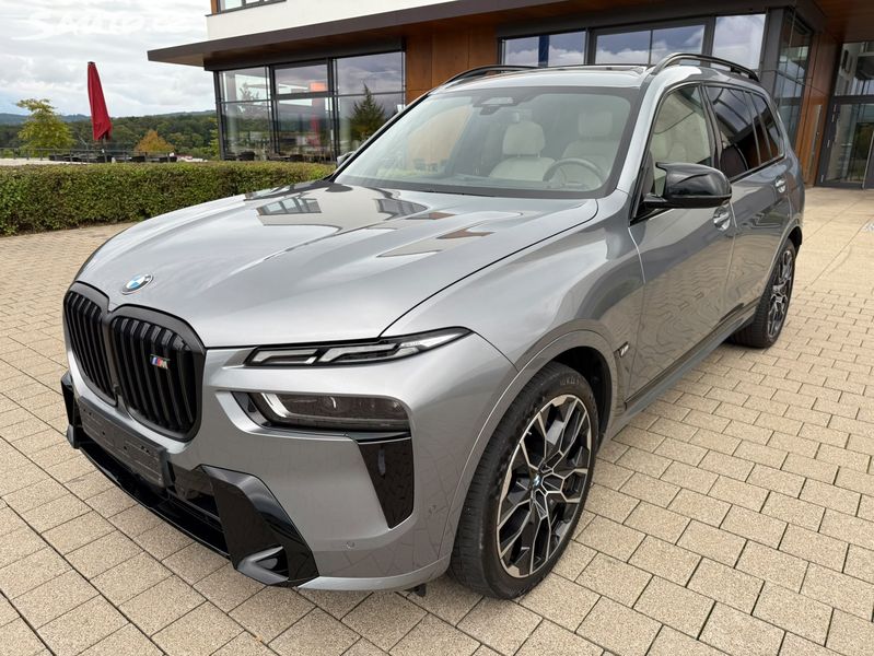 BMW X7, M60i - MAX VÝBAVA - SUPER STAV